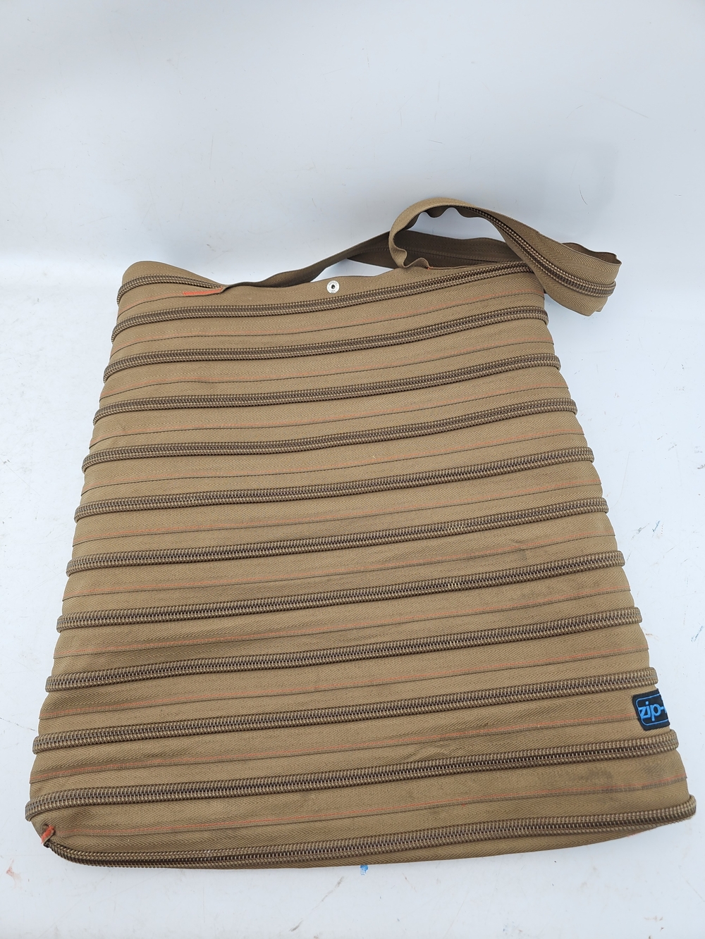 Zip-Detail Khaki Shoulder Bag - Casual Everyday Carry